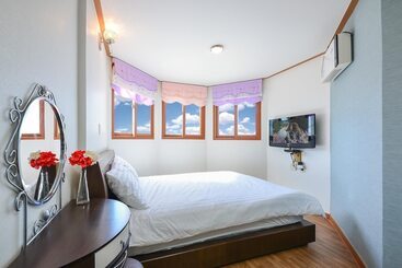 Ganghwa Punggyung Gryujineon Zip Pension