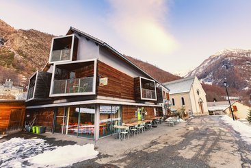 פונדק Auberge Des Ecrins
