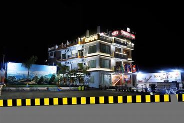 ホテル Chanakya Resort By Alr