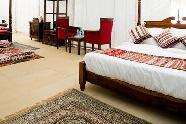 Отель Desert Dream Royal Camp
