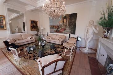 ホテル Enchanting Apartment In Marquefave With Private Whirlpool