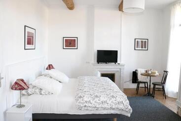 بنسيون Aumes Sweet Home Chambre D Hôtes