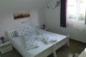 ペンション Guest House Mačić