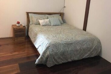 פנסיון Maa Damnoen B&b