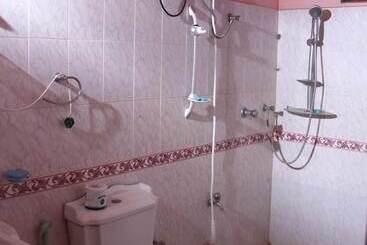 צימר L.l.tourist Inn & Safari Jeeps