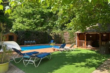 مبيت وإفطار Domaine De Pipangaille