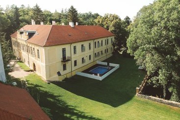 בית מלון כפרי Chateau Hostačov