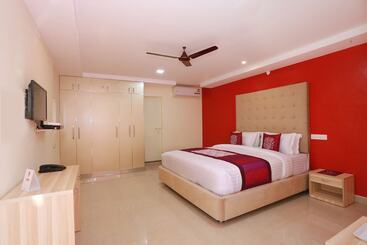 ホテル Oyo 10149 Noor Residency