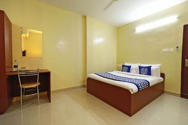 فندق Oyo 6725 Palm Inn