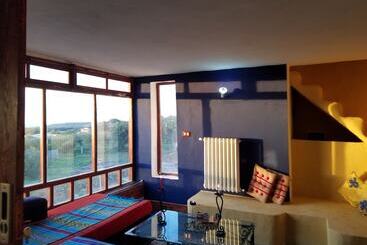 فندق ريفى Zembretta Farm Zembrettita