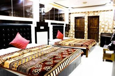 Отель Suntejpaza