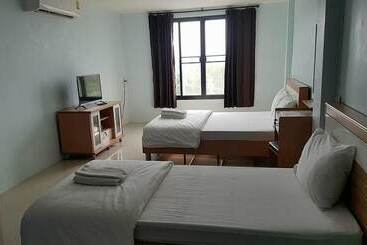 فندق Sutharnlai Apartment