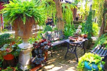 Hotel Tahjeen Riverhome