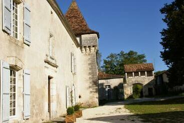 膳宿费 Château De La Combe