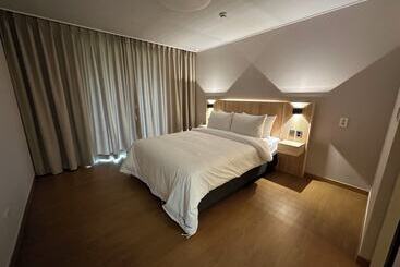 膳宿费 Le Comte Bleu