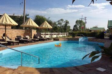 بنسيون The Orchid Resort & Relax