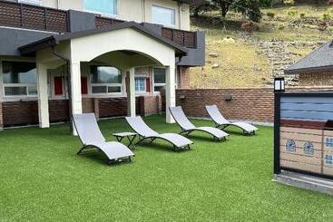 אתר נופש Nine Valley Park