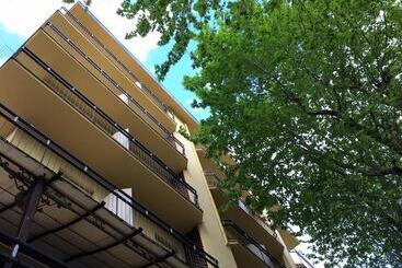 בית מלון כפרי Doge