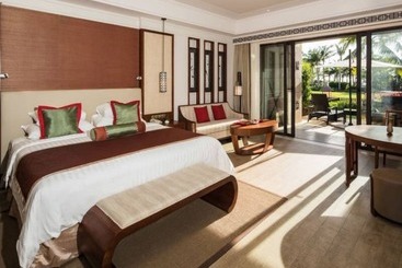 Отель Hainan Qizi Bay New Century Resort