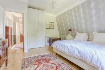 Bed and Breakfast Chateau D Avesnes  Le Castelet