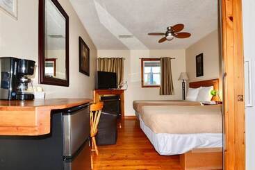 فندق Dewar's Inn On The River