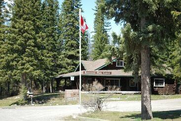 بيت ريفى Kootenay Park Lodge