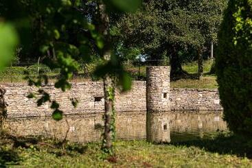 بنسيون Domaine Des Ormeaux