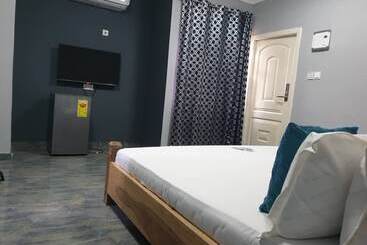 פנסיון Royal Triangle Guest House