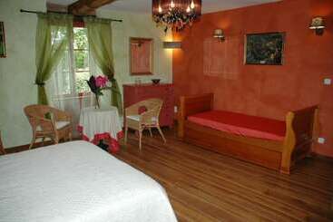 ベッドアンドブレックファースト Chambres D Hôtes Les Douves