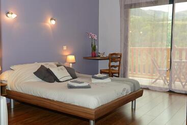 مبيت وإفطار Lauz Oustal