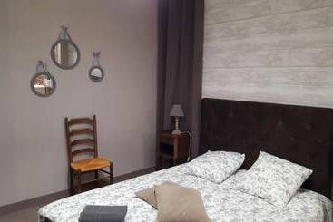 ベッドアンドブレックファースト Les Cloches De Corneville