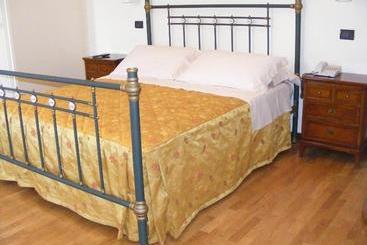 Отель Villa Cirigliano