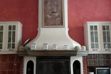 بنسيون Le Patio Des Cigales