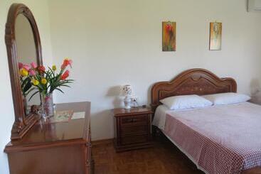 مبيت وإفطار 5 Palme