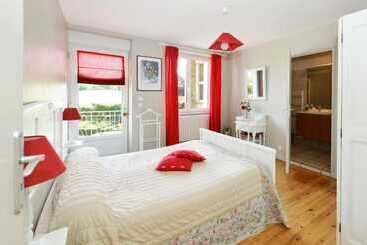 住宿加早餐  Chambre D Hotes Lou Caussinhol
