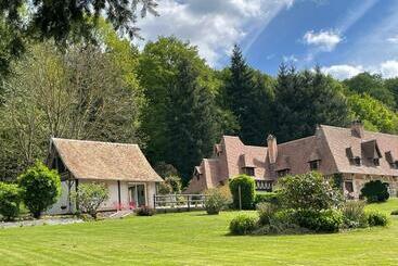 مبيت وإفطار Le Prieure Des Fontaines