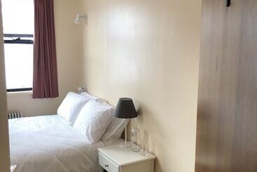 בית מלון כפרי Knockshannoch Ski Lodge