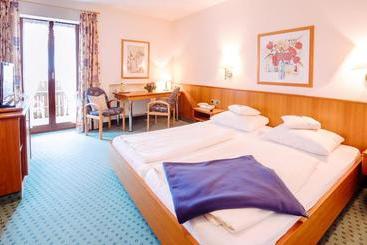 Отель Landgasthof Schrüfer