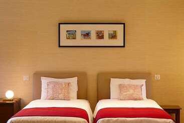 Пансион Chambres D Hôtes La Tour De Ginaillac