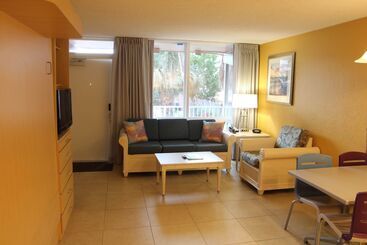 בית מלון כפרי Canada House Beach Club Resort