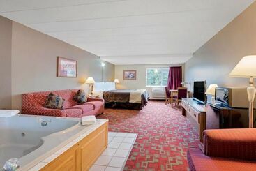 هتل Grand Forks Travelodge