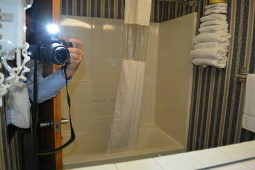 هتل Grand Forks Travelodge