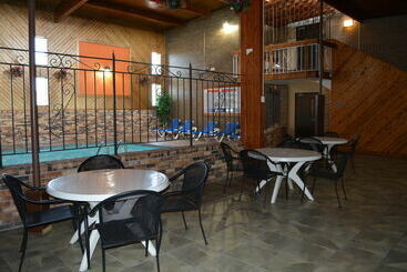 هتل Grand Forks Travelodge
