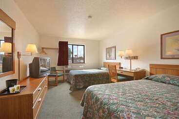 هتل Super 8 By Wyndham Hammond/north