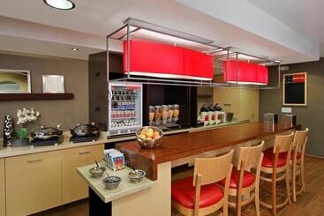 هتل Towneplace Suites By Marriott Newark Silicon Valley