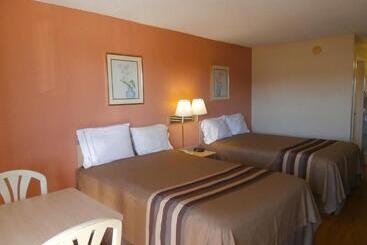 فندق على الطريق Americas Best Value Inn Tucker