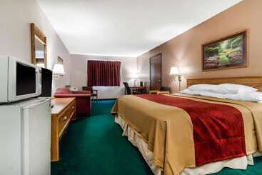 فندق على الطريق Rodeway Inn