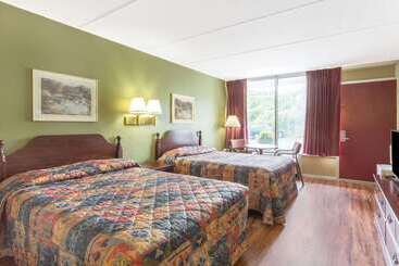 فندق على الطريق Super 8 By Wyndham Kingsport /i81