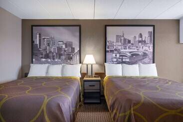 فندق على الطريق Super 8 By Wyndham Owatonna