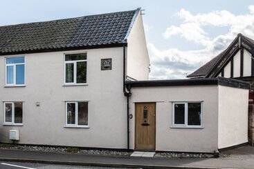 Beach Breeze Cottage